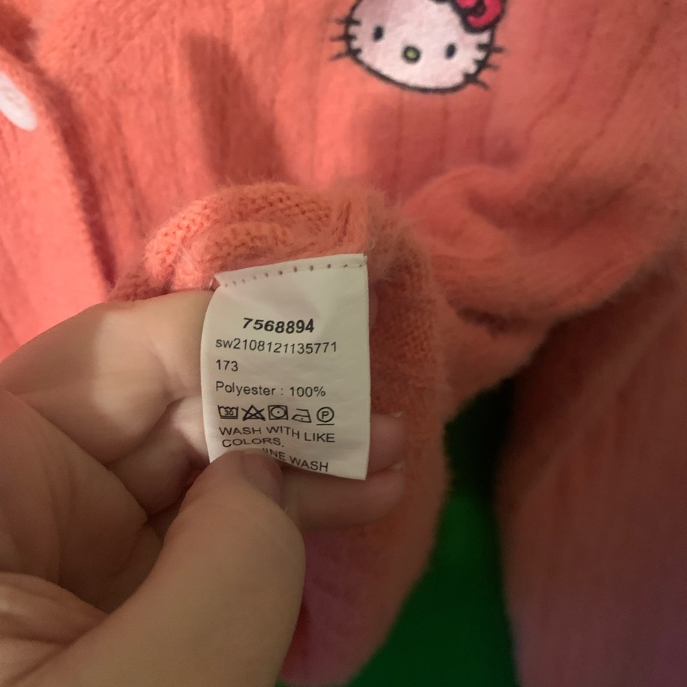 Hello Kitty Cardigan - Picture 5 of 6